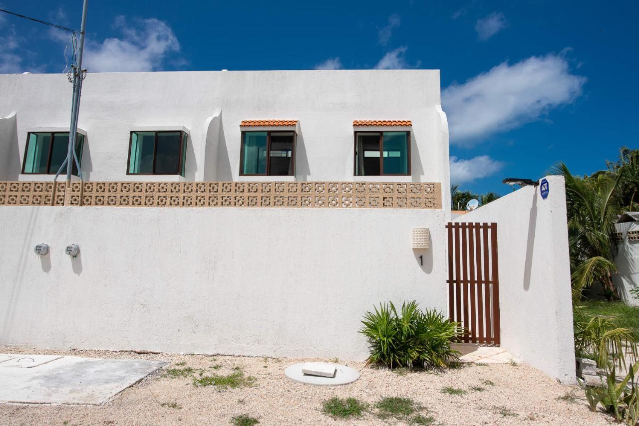 97982 New Modern Villa, Private Pool, High Internet Speed, 2 Blocks From The Beach Pueblo Pueblo Chicxulub Екстериор снимка